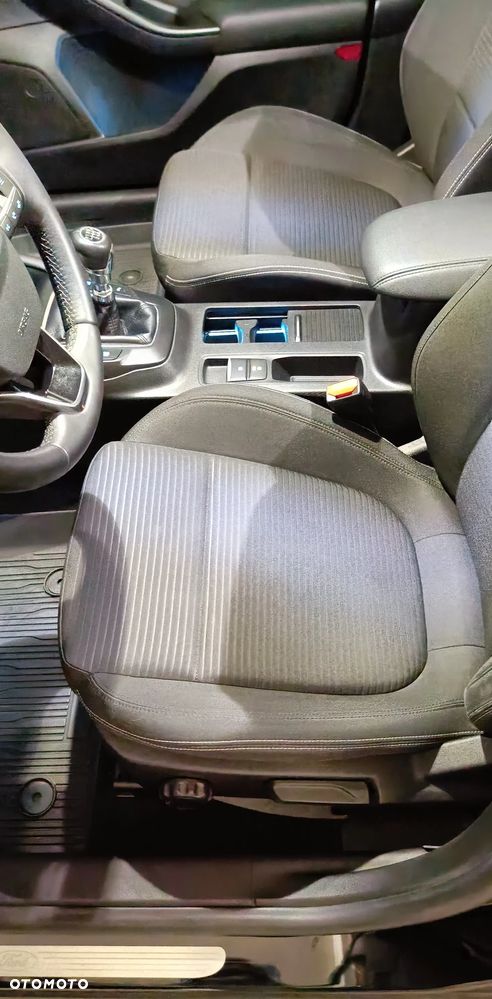 Ford Focus 1.5 EcoBoost Titanium - 24