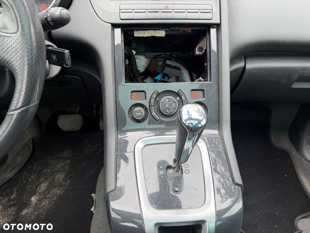 Peugeot 5008 - 17