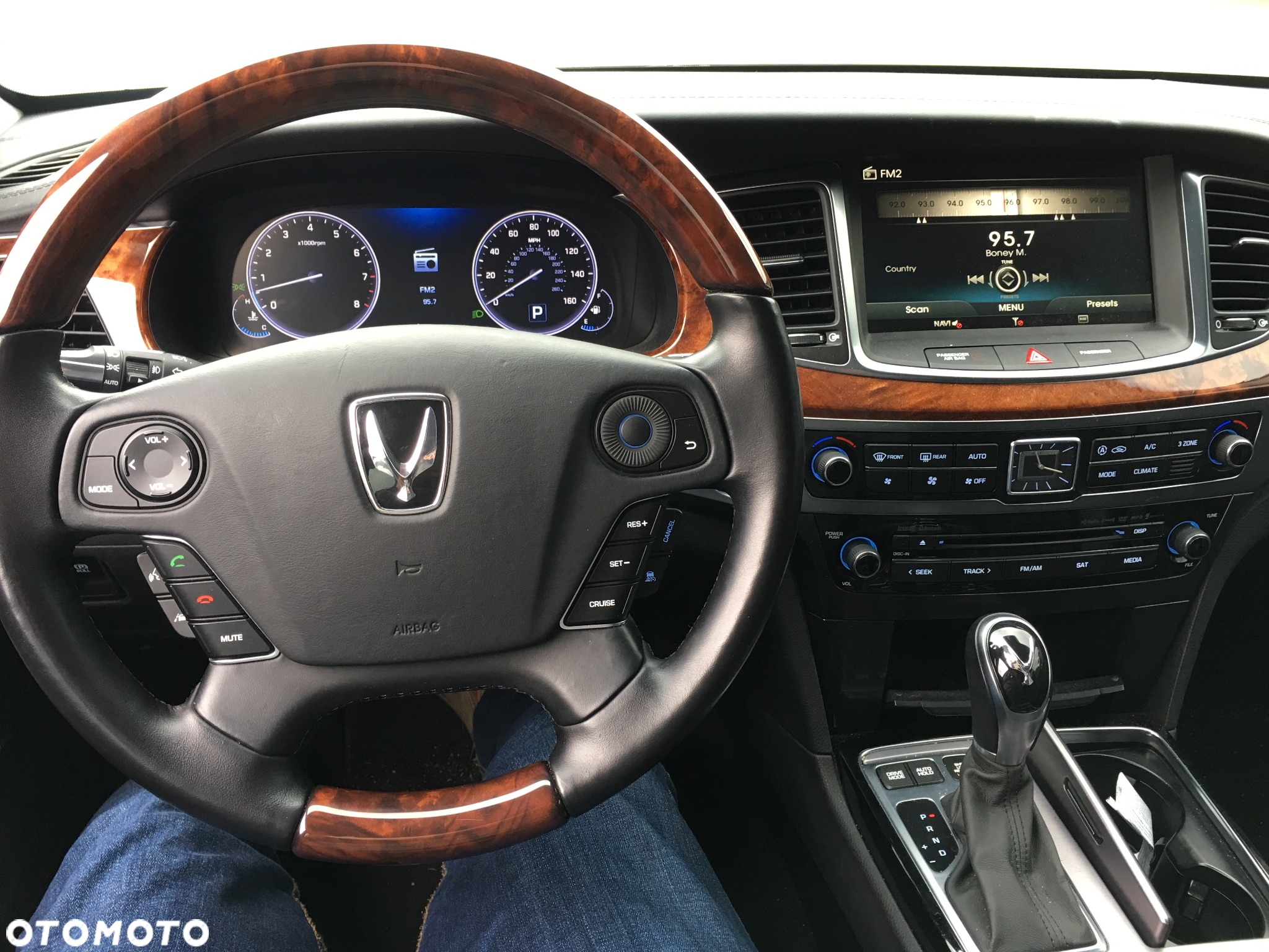Hyundai Equus - 20