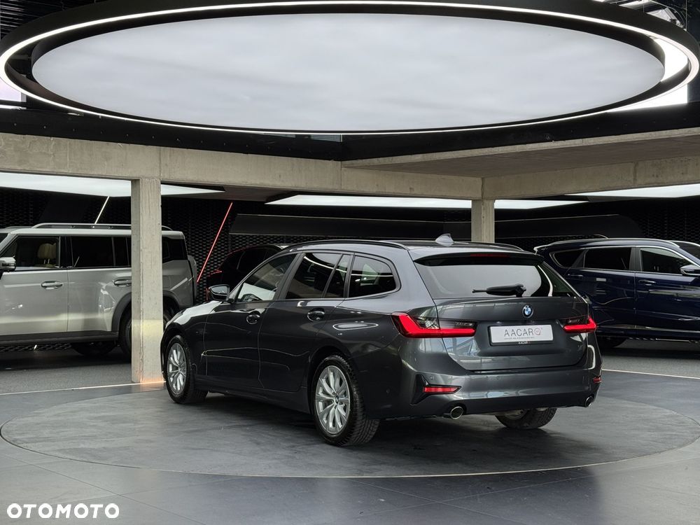BMW Seria 3 318d - 4