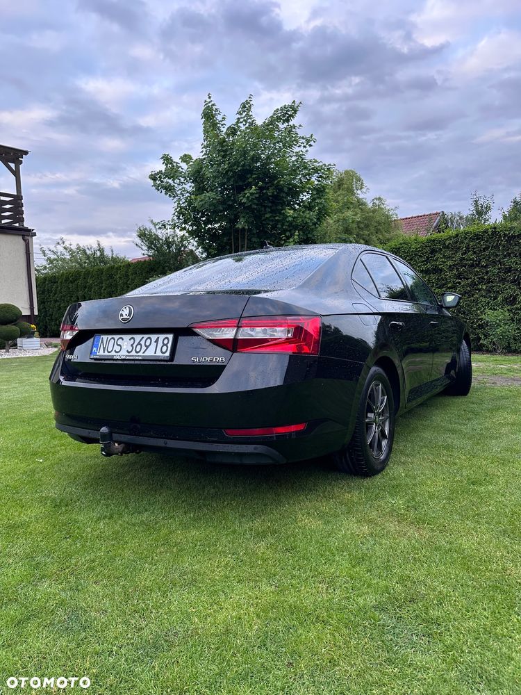 Skoda Superb 2.0 TDI Ambition DSG7 - 3