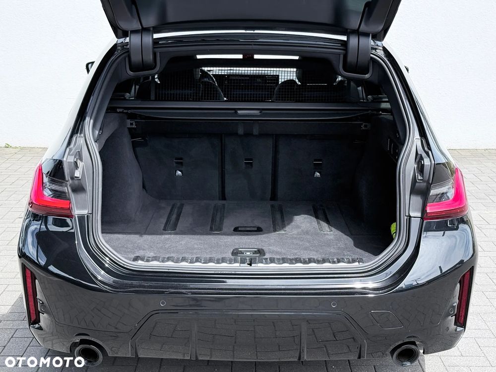 BMW Seria 3 320d xDrive M Sport - 16