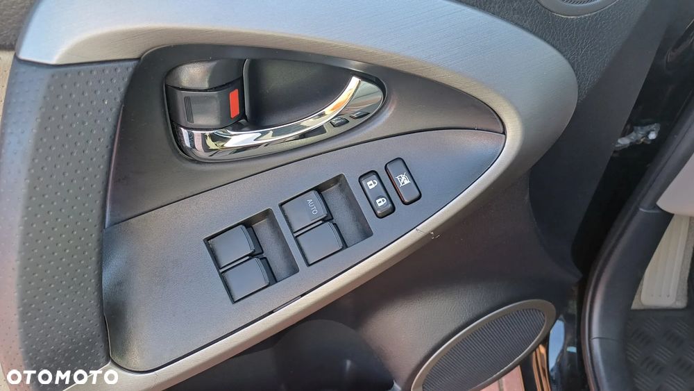 Toyota RAV4 - 7