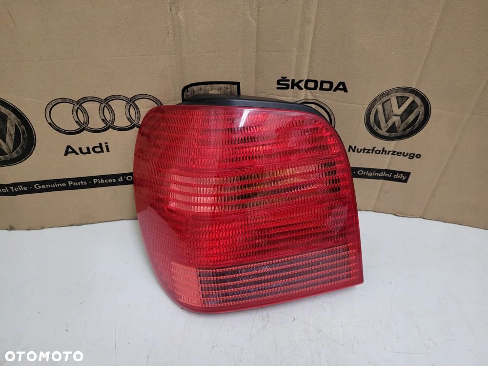 VW VOLKSWAGEN LAMPY TYŁ LEWE PRAWE - 35