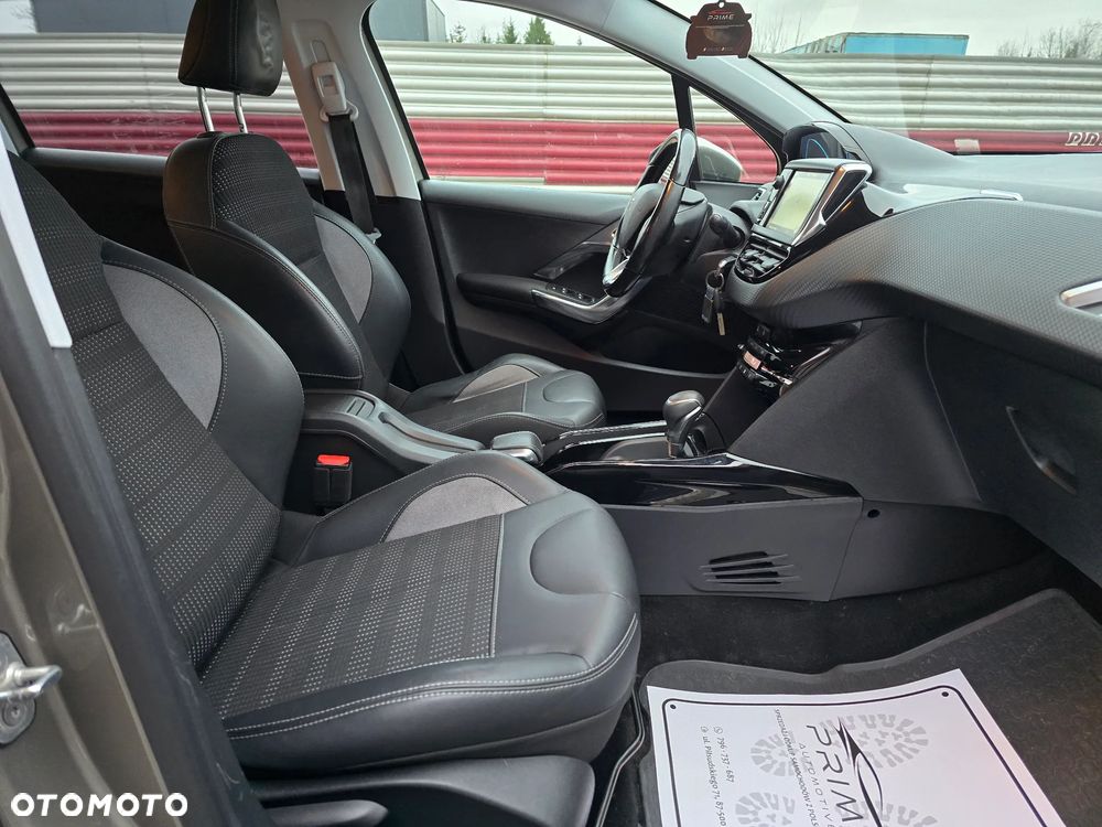 Peugeot 2008 1.2 Pure Tech Allure S&S EAT6 - 14