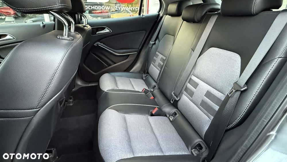 Mercedes-Benz GLA 200 Style - 30