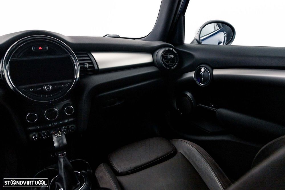 MINI 5 Portas Cooper D Auto - 22