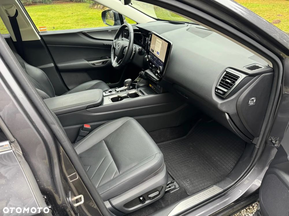 Lexus NX 350h Omotenashi AWD - 12