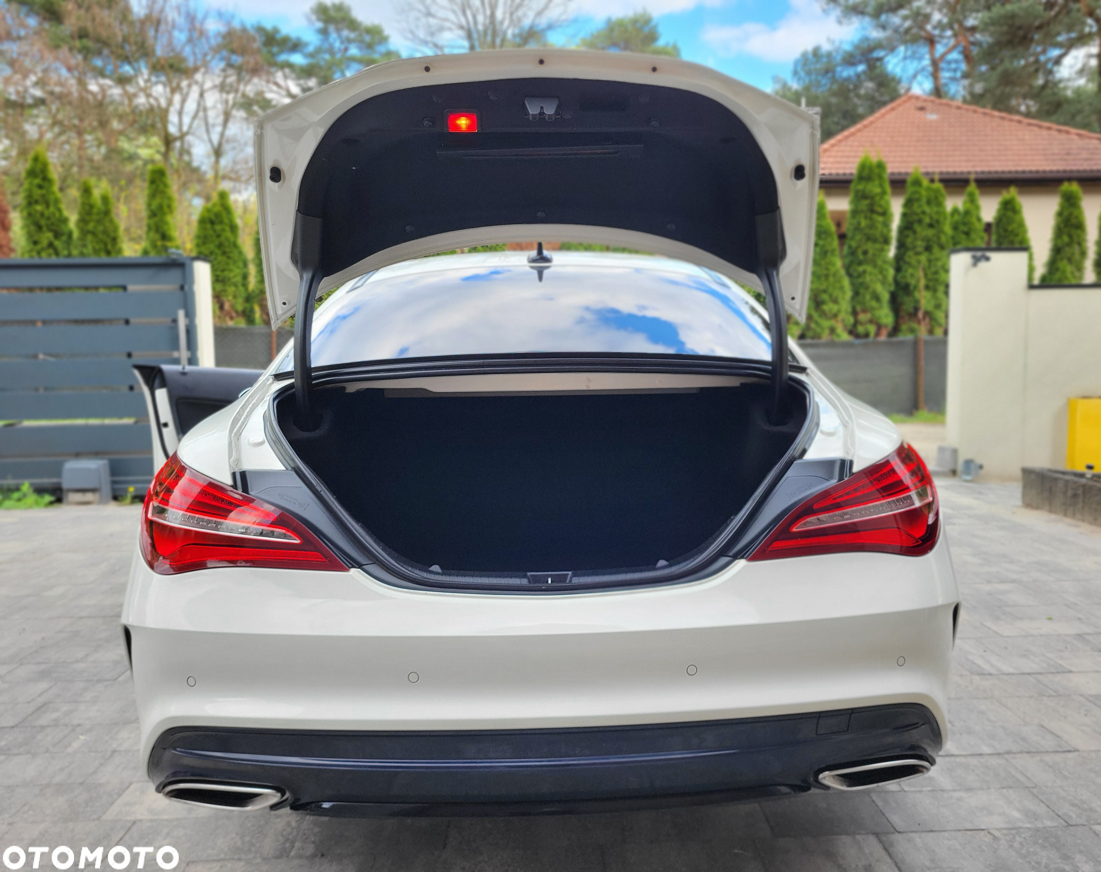 Mercedes-Benz CLA 220 4-Matic AMG Line - 12