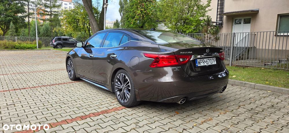 Nissan Maxima - 3
