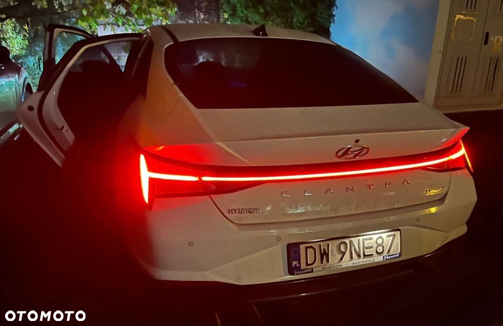 Hyundai Elantra 1.6 Executive CVT - 9