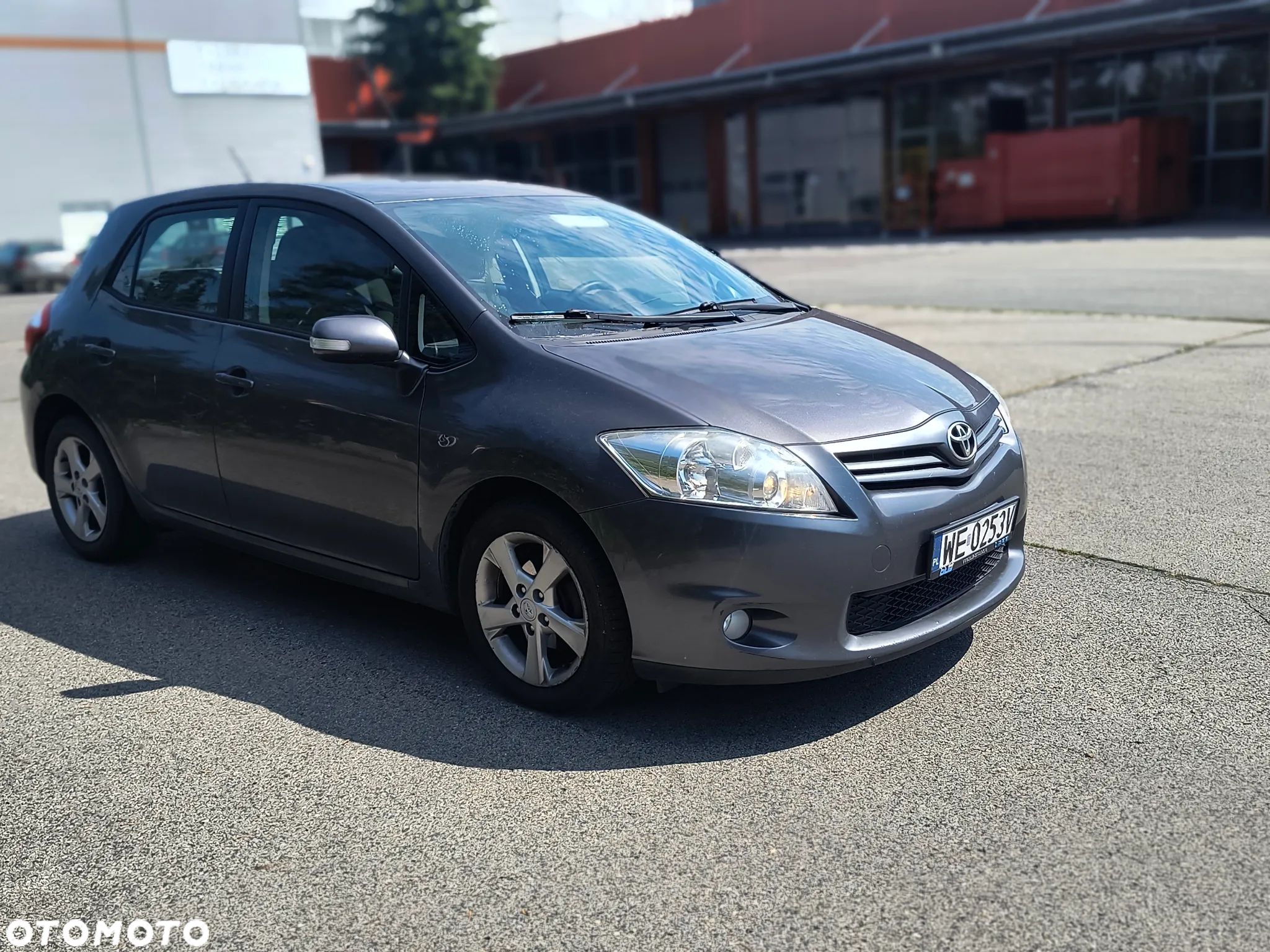 Toyota Auris 1.6 Luna - 1