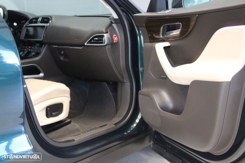 Jaguar F-Pace 2.0 i4D R-Sport Aut. - 10