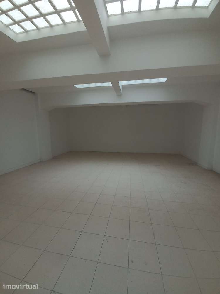 Escritório / armazém ao metro de Alameda e Olaias - Grande imagem: 5/16