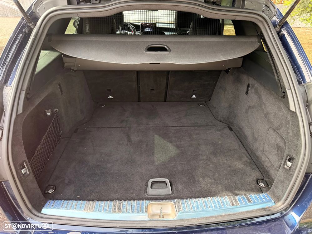 Mercedes-Benz C 300 h AMG Line - 24