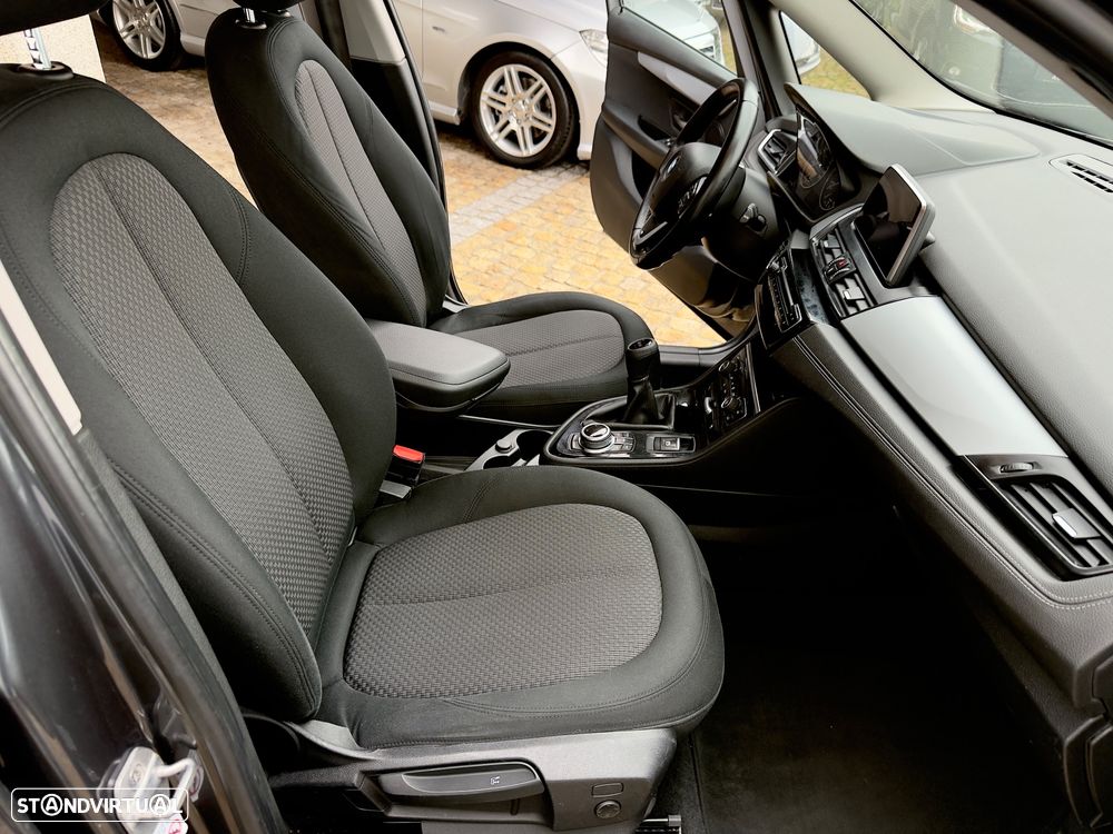 BMW 218 Gran Tourer d 7L Line Luxury - 52