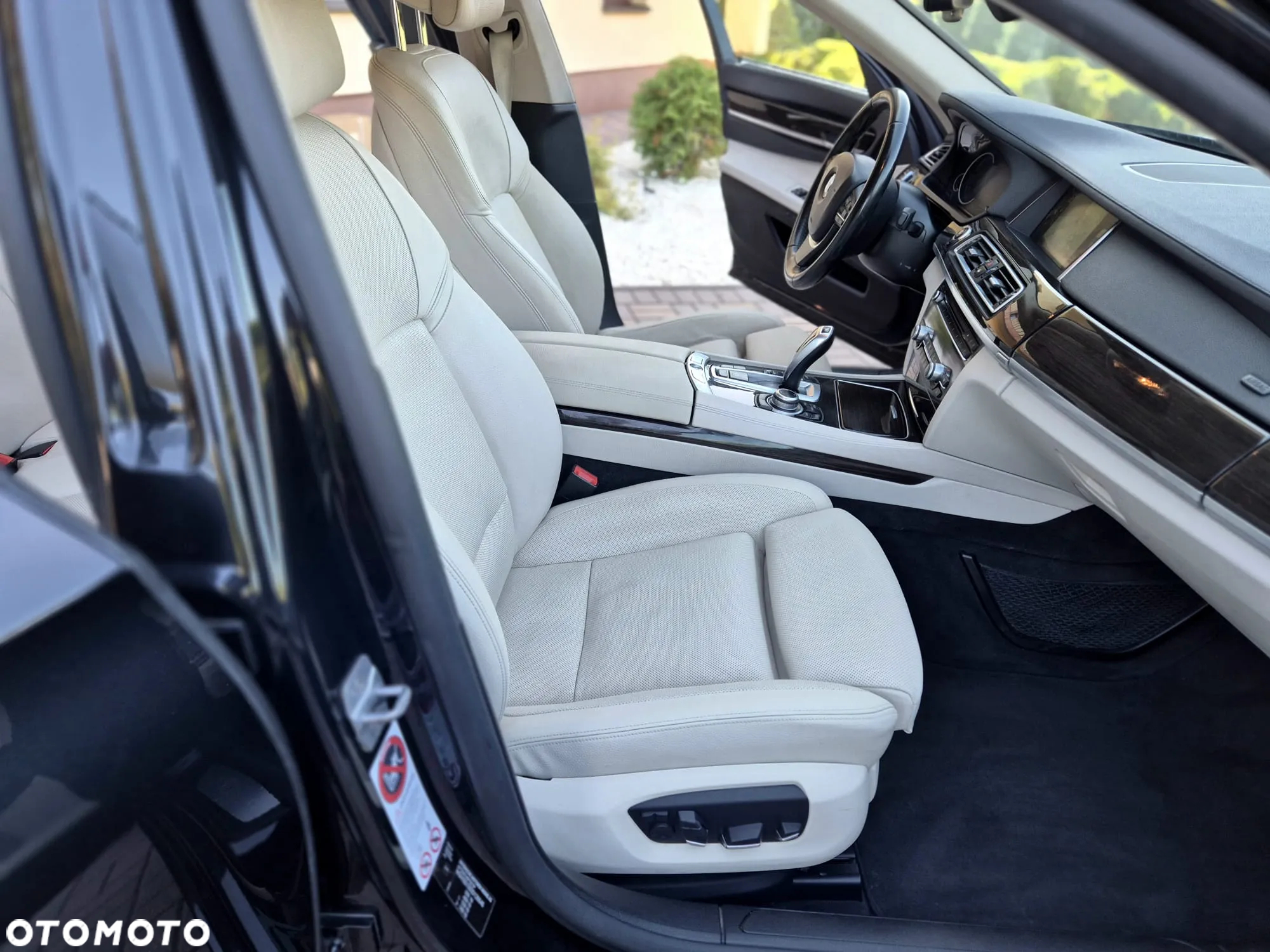 BMW Seria 7 740d xDrive - 23