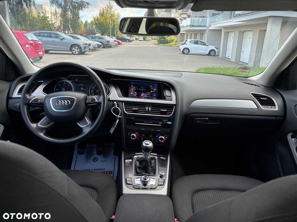 Audi A4 Limousine - 10