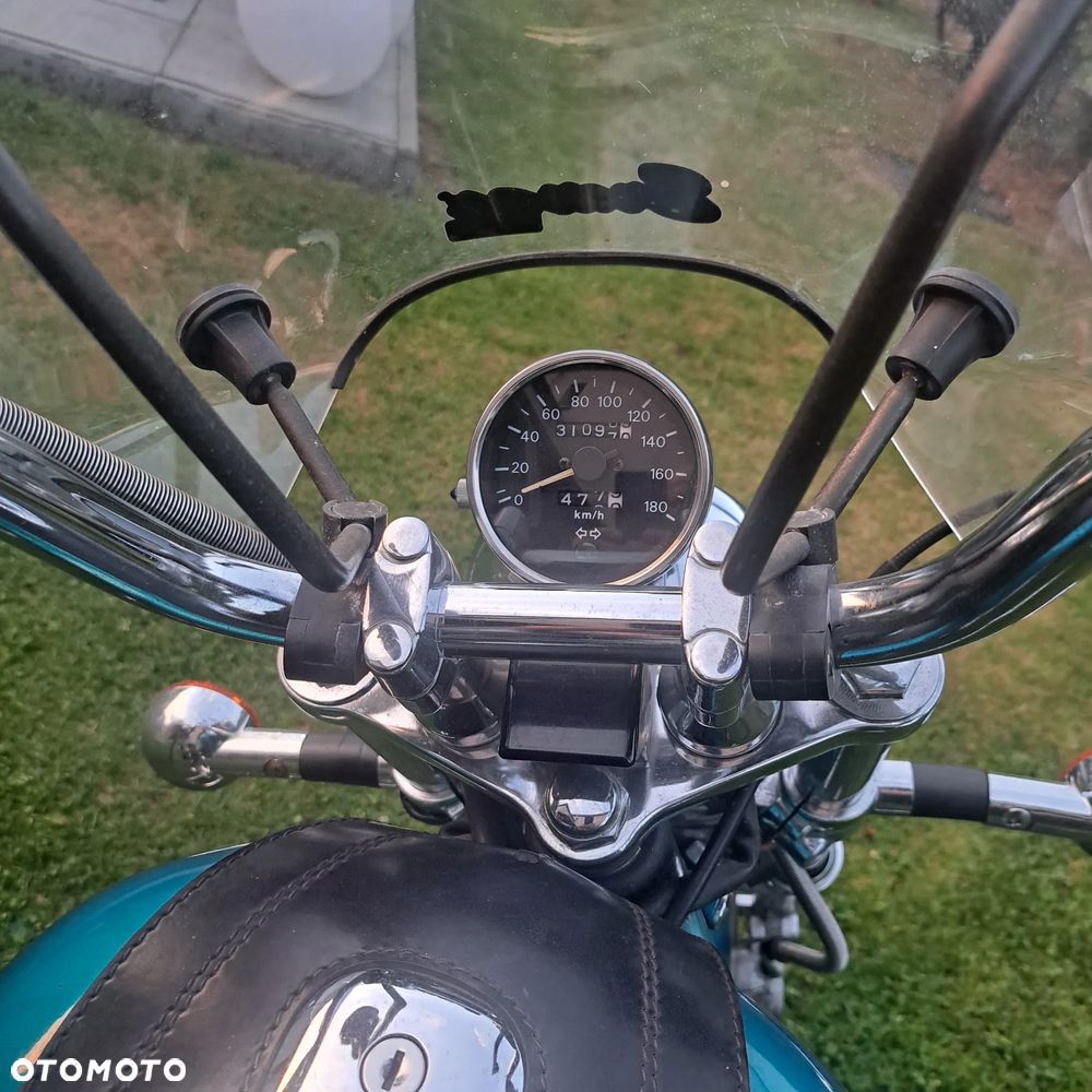 Suzuki Intruder - 6