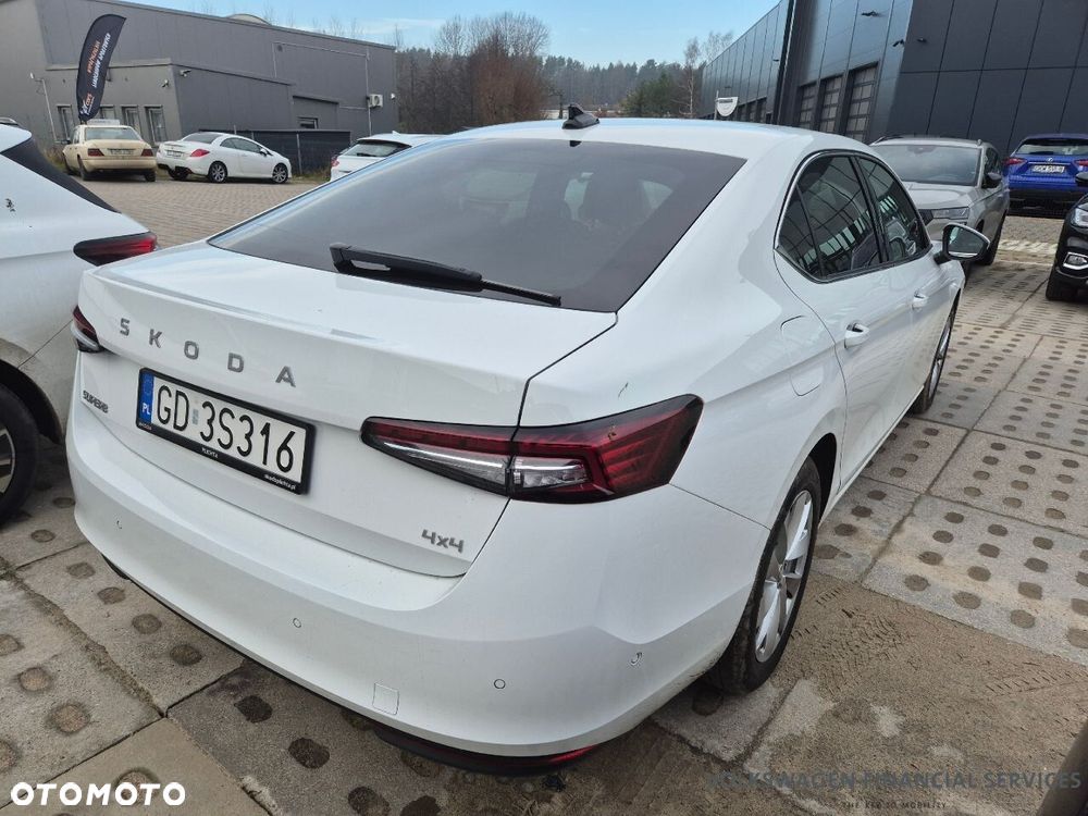 Skoda Superb 2.0 TDI SCR 4x4 Selection DSG - 4