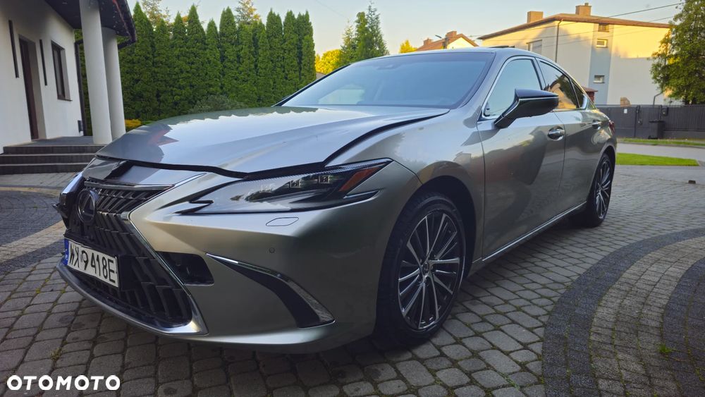 Lexus ES 300h Prestige - 9