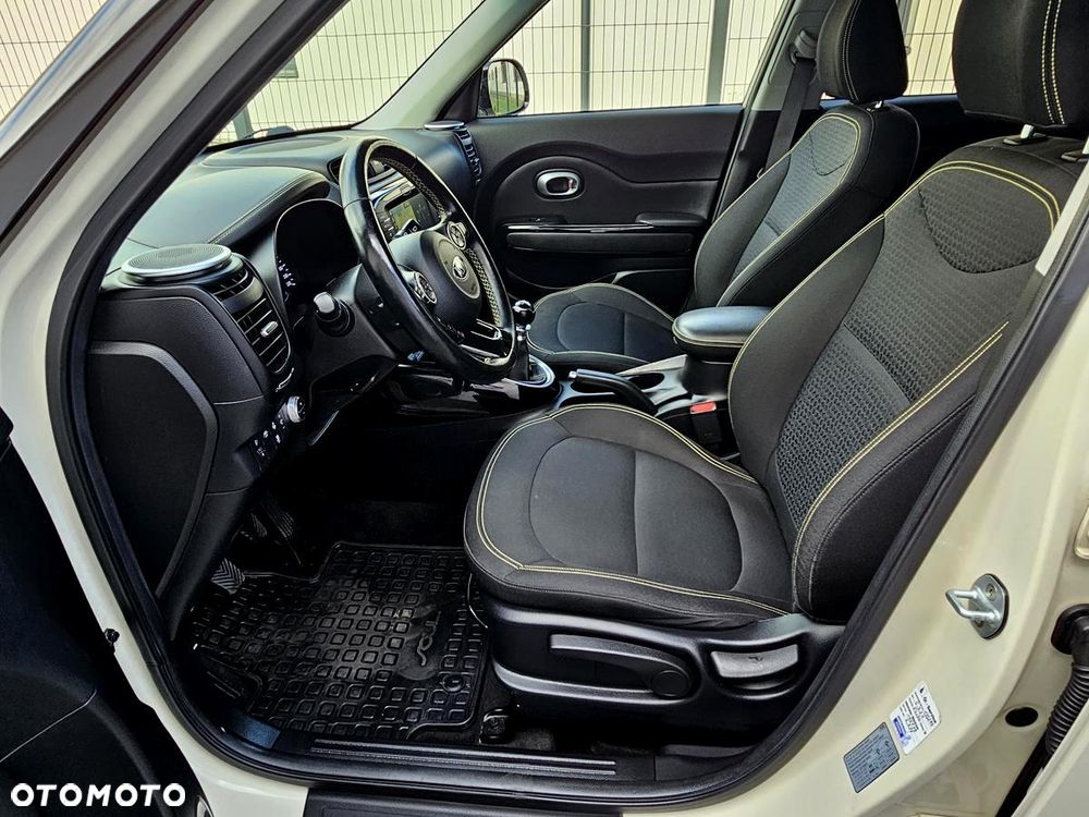 Kia Soul 1.6 CRDI Dream Team Edition - 20