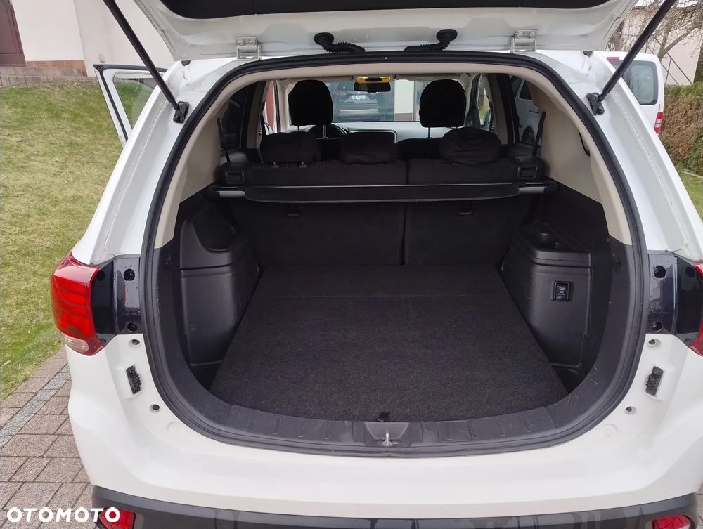 Mitsubishi Outlander 2.0 Invite + 2WD - 9