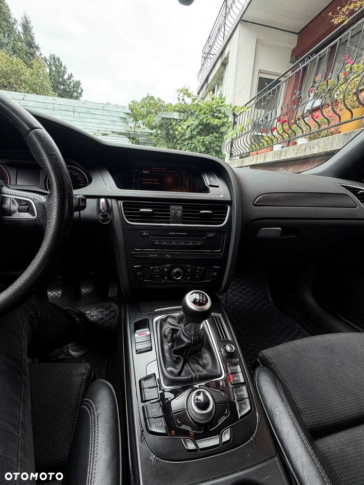 Audi A4 Limousine - 5