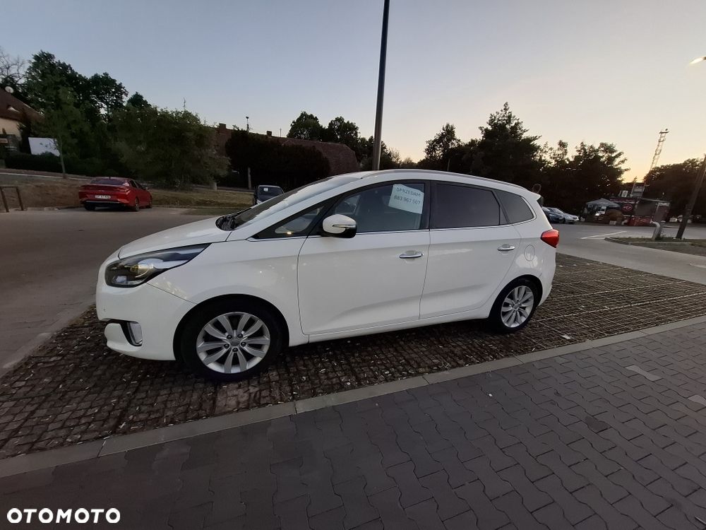 Kia Carens - 3