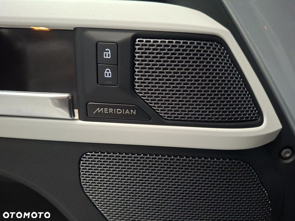 Land Rover Defender - 20