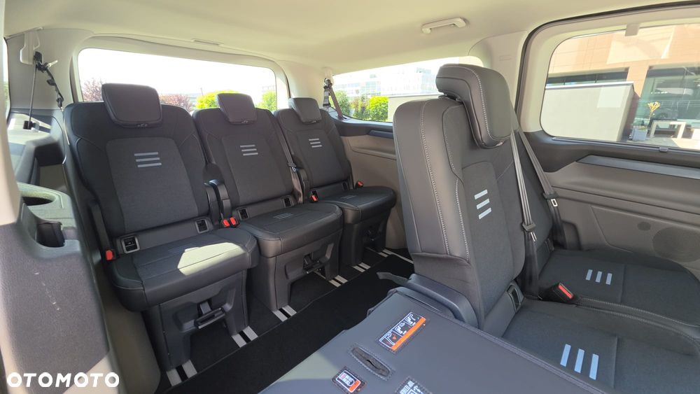 Ford Tourneo Custom - 26