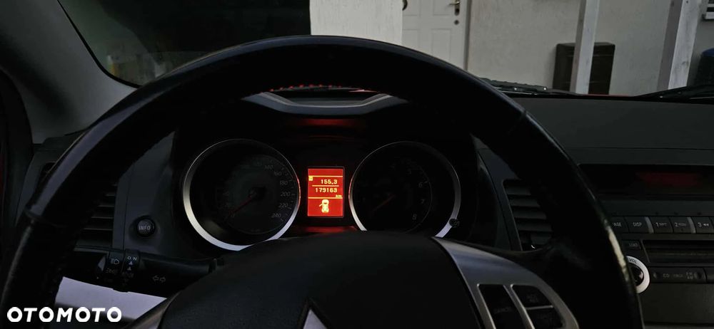 Mitsubishi Lancer - 8