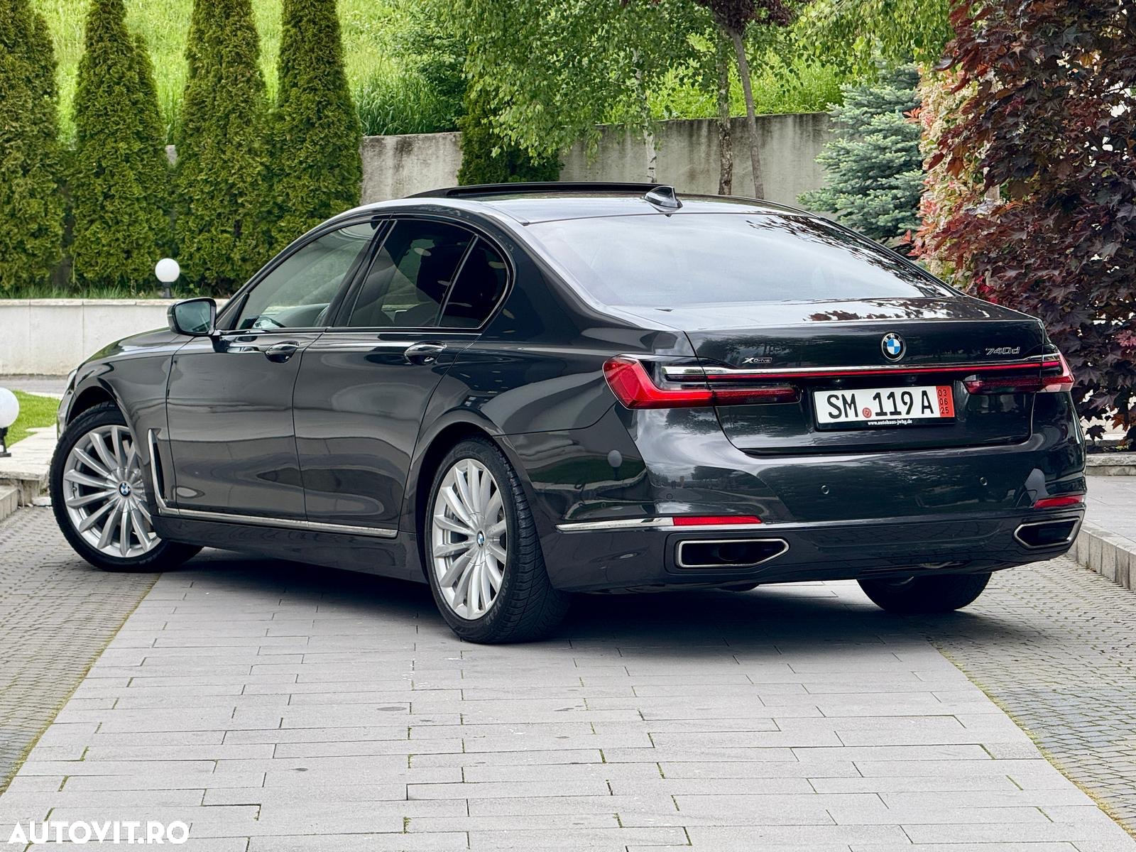 BMW Seria 7 740d xDrive MHEV - 15