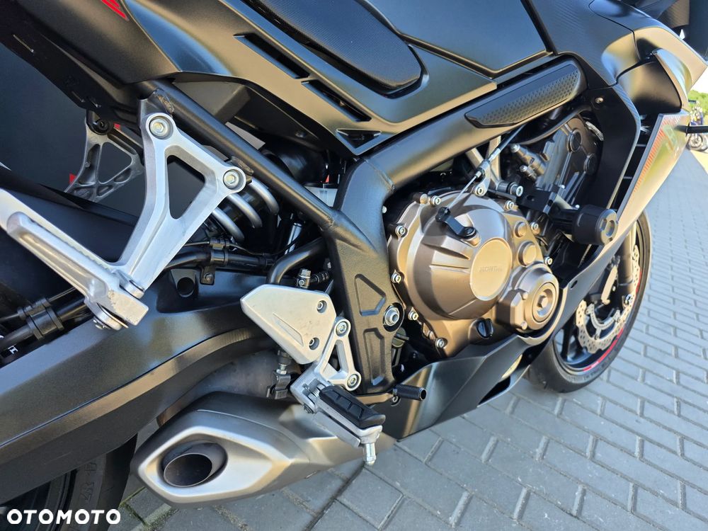 Honda CBR - 32