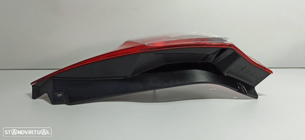 FAROLIM TRASEIRO DIREITO FORD FIESTA (CCN) TITANIUM - 2