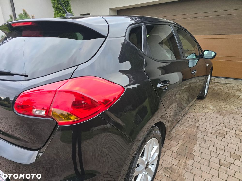 Kia Ceed - 10