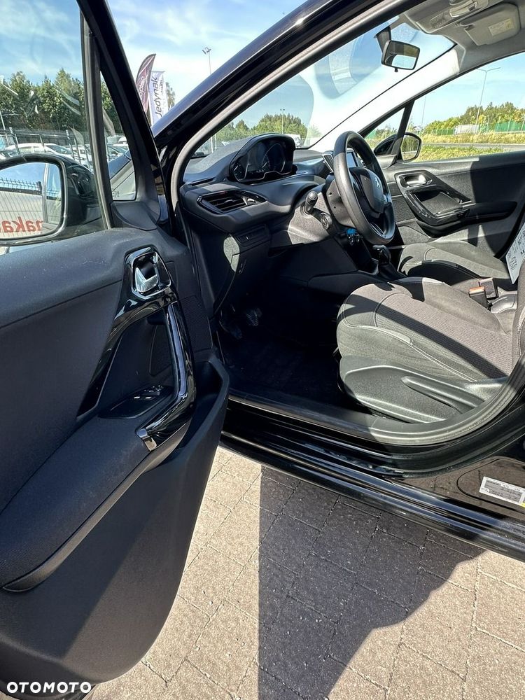 Peugeot 208 - 5