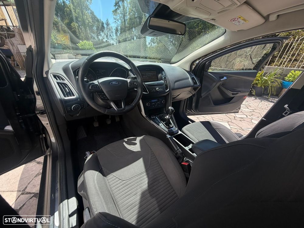 Ford Focus 1.5 TDCi ECOBlue Titanium - 26