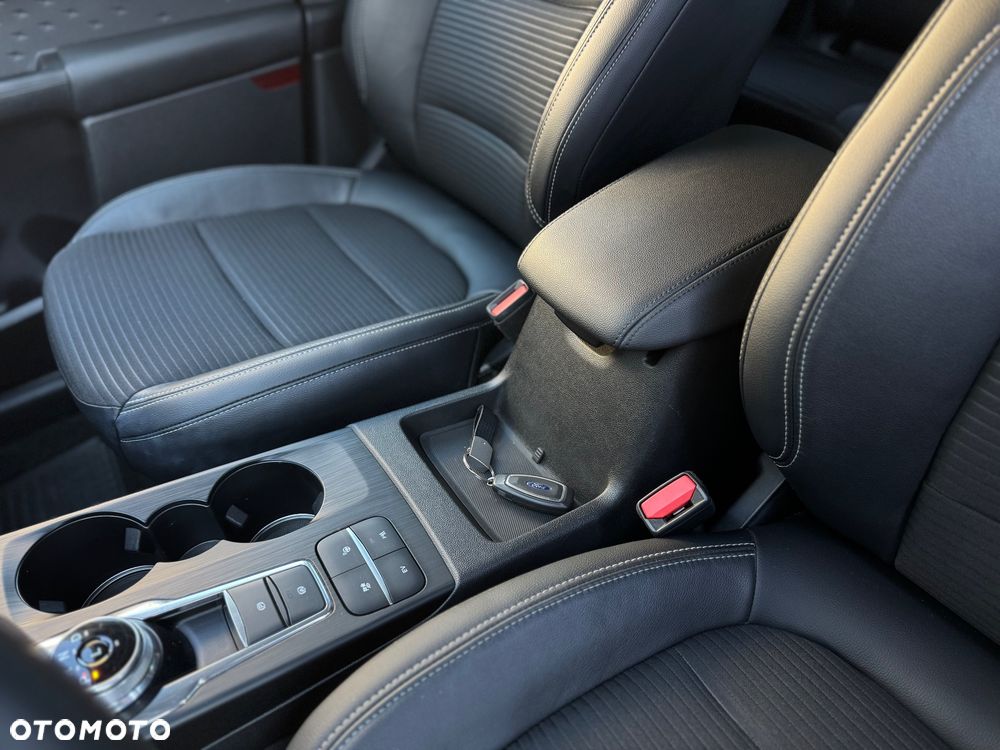 Ford Kuga 2.5P PHEV FWD Titanium X - 37