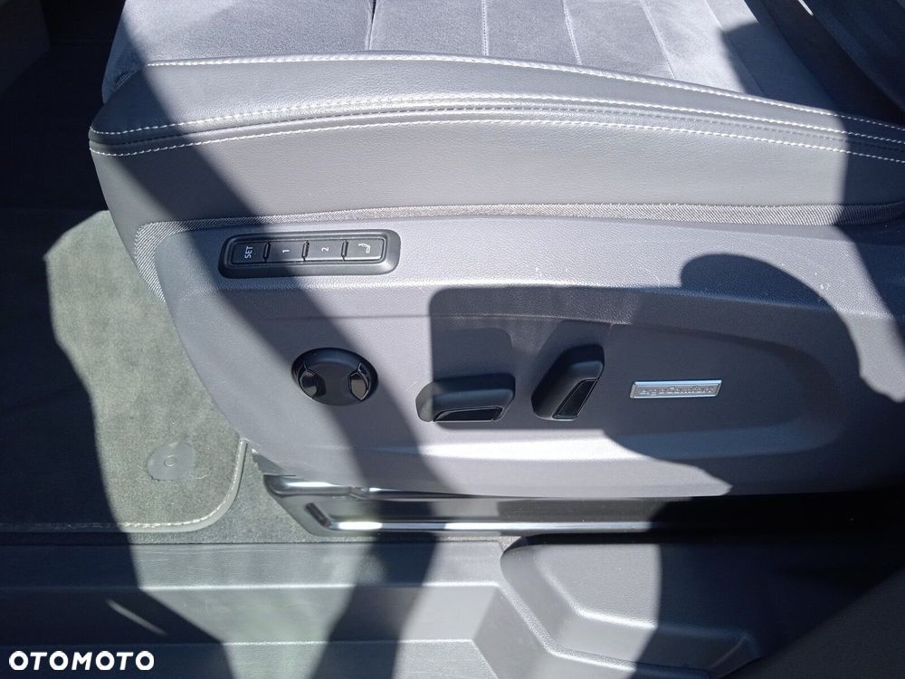 Volkswagen Multivan 2.0 TDI L2 Life DSG - 22
