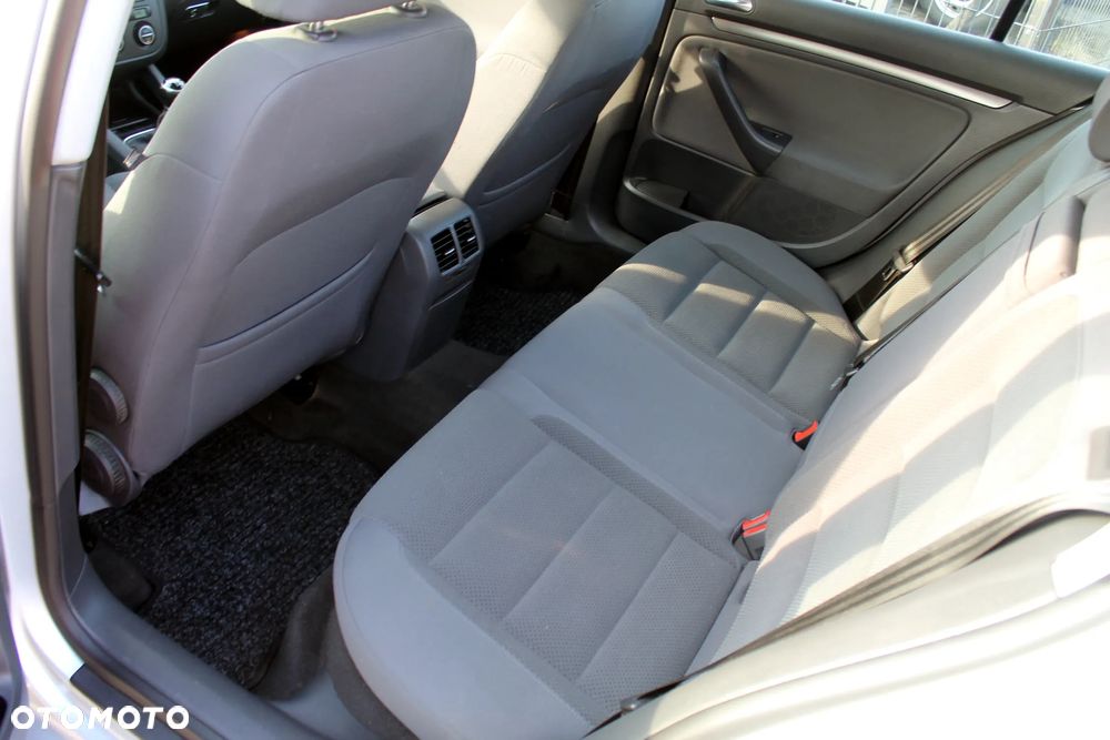 Volkswagen Golf - 14