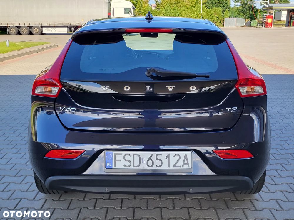 Volvo V40 T2 Momentum - 9
