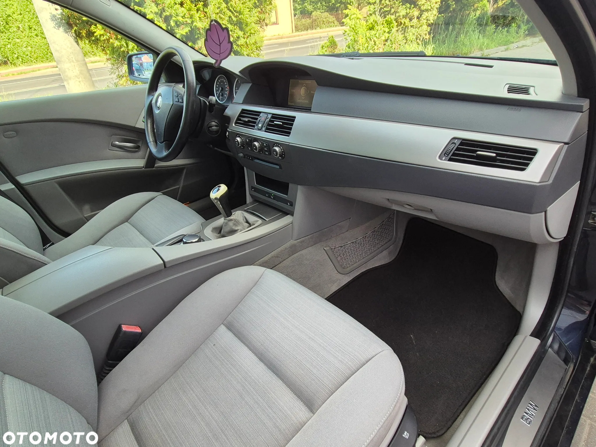 BMW Seria 5 520d - 33