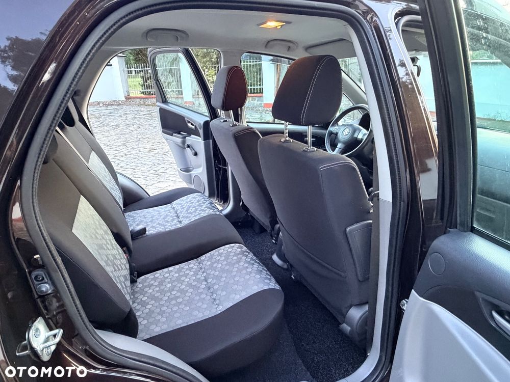 Suzuki SX4 1.6 VVT 4x4 Comfort - 10