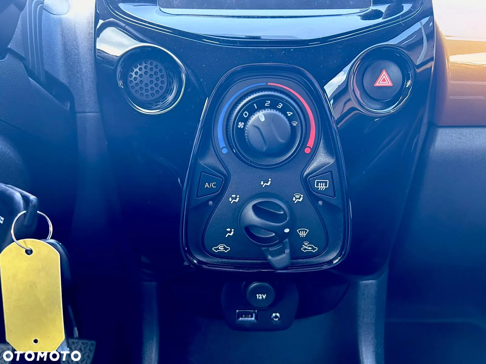 Peugeot 108 PureTech 82 Top Allure - 26