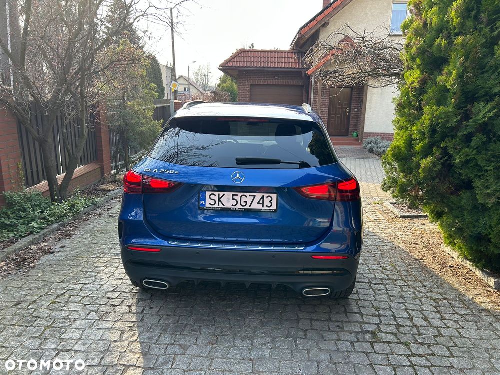 Mercedes-Benz GLA 250e AMG Line - 14