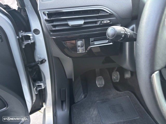 Citroën C4 Grand Picasso 1.6 e-HDi Intensive - 21