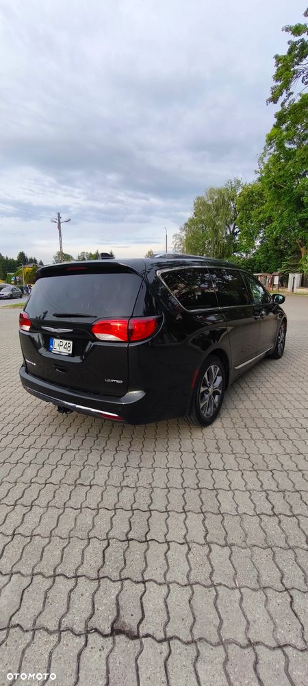 Chrysler Pacifica - 4
