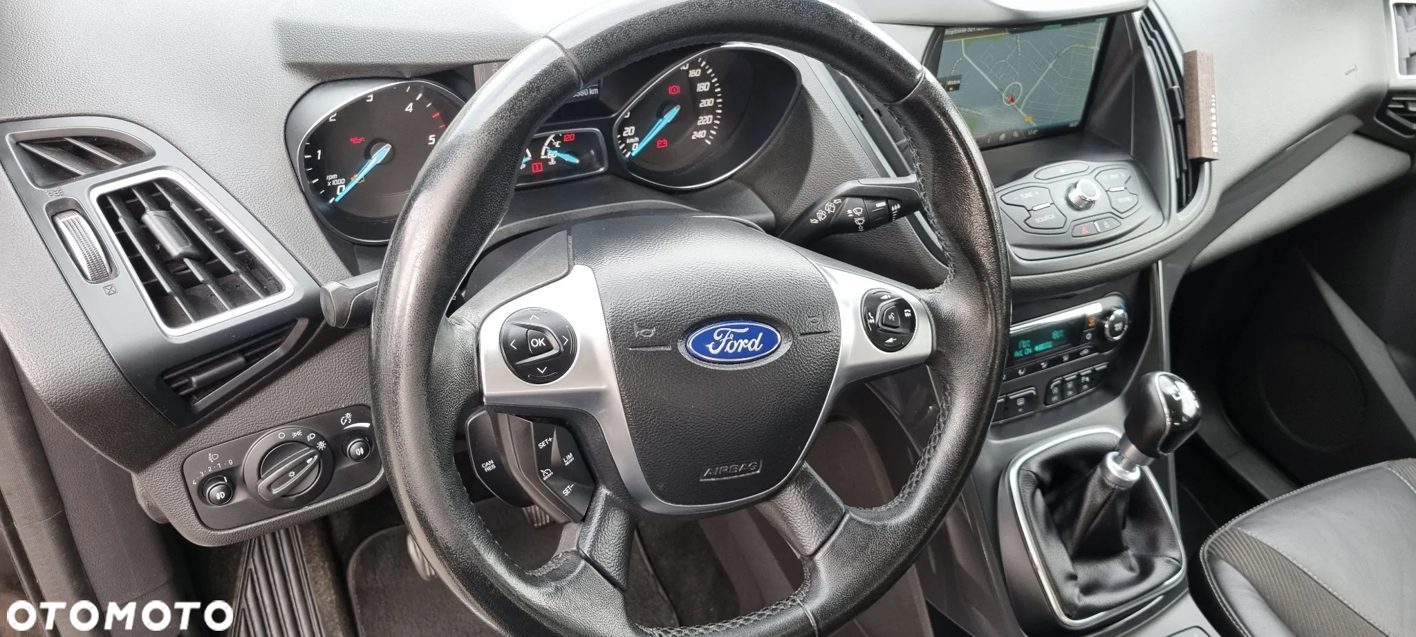 Ford Kuga 2.0 TDCi 2x4 Titanium - 19