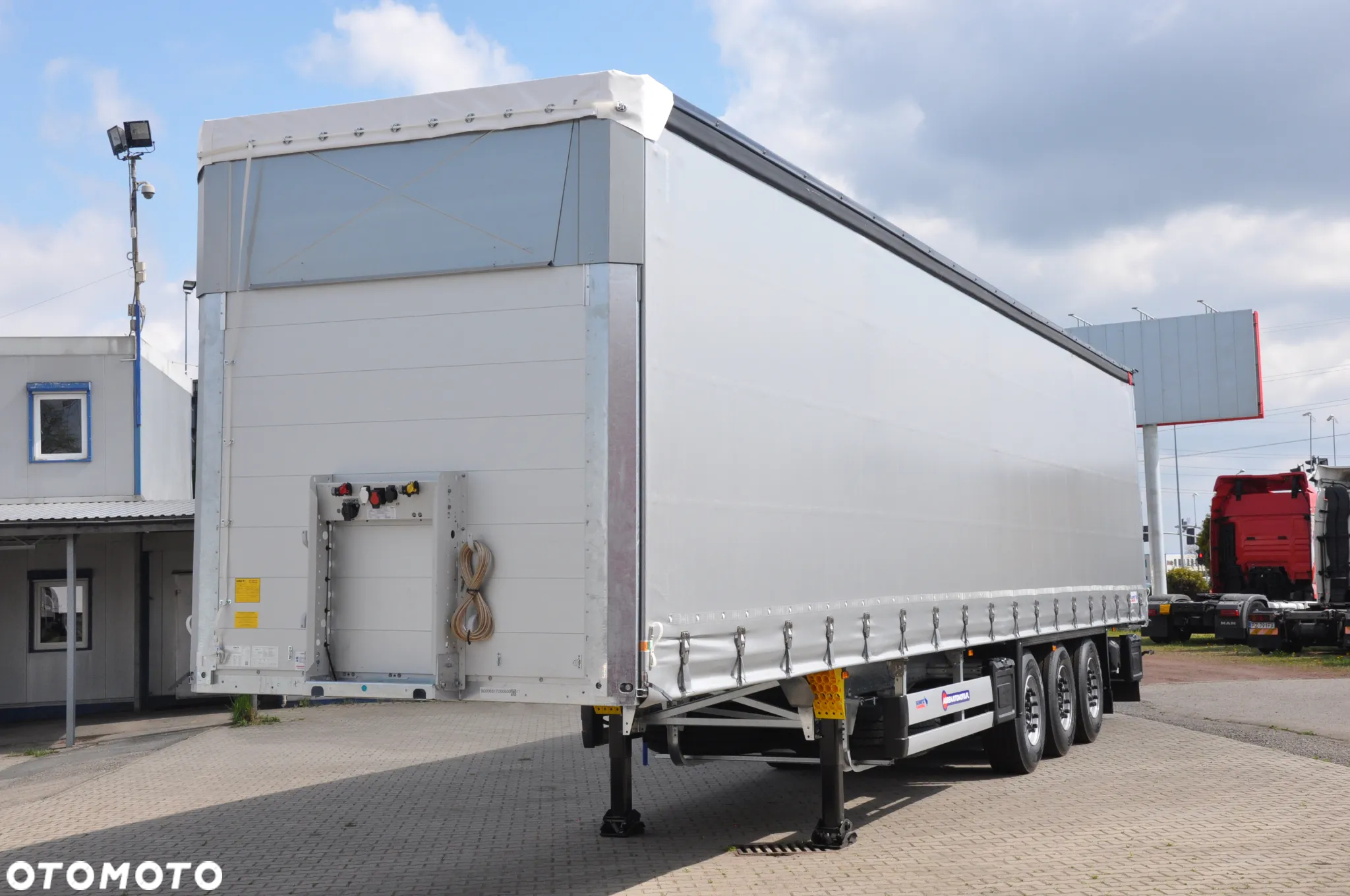 Schmitz Cargobull STANDARD PODNOSZONY DACH PODNOSZONA OŚ DWA KOŁA ZAPASOWE - 4